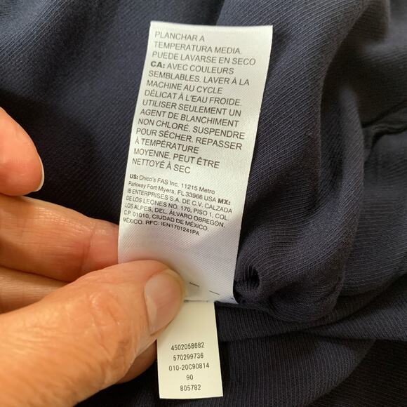 Chico's navy blue button up blouse long sleeves faux pockets 100% rayon 12/14 - Picture 5 of 7